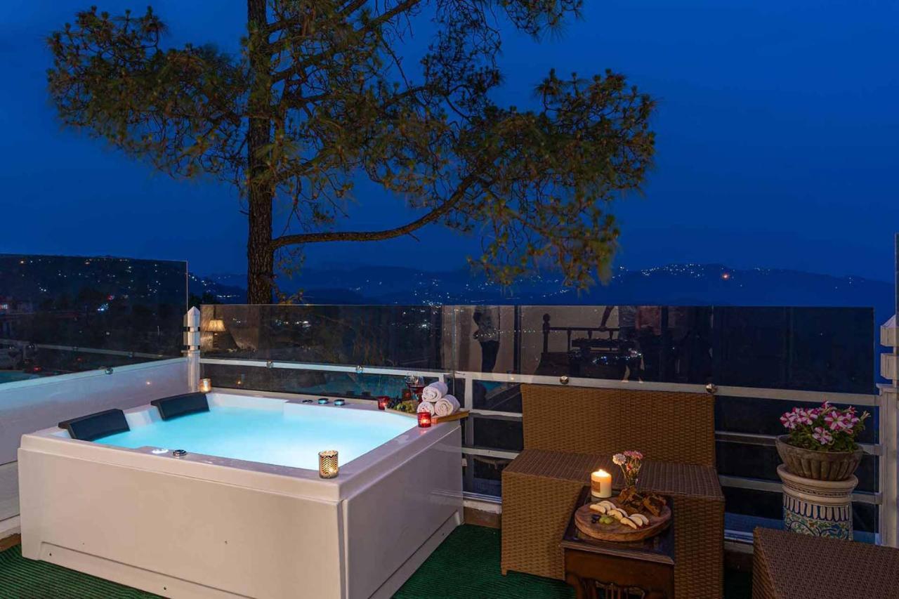 Stayvista At Bellevue With Outdoor Jacuzzi Kasauli Eksteriør bilde