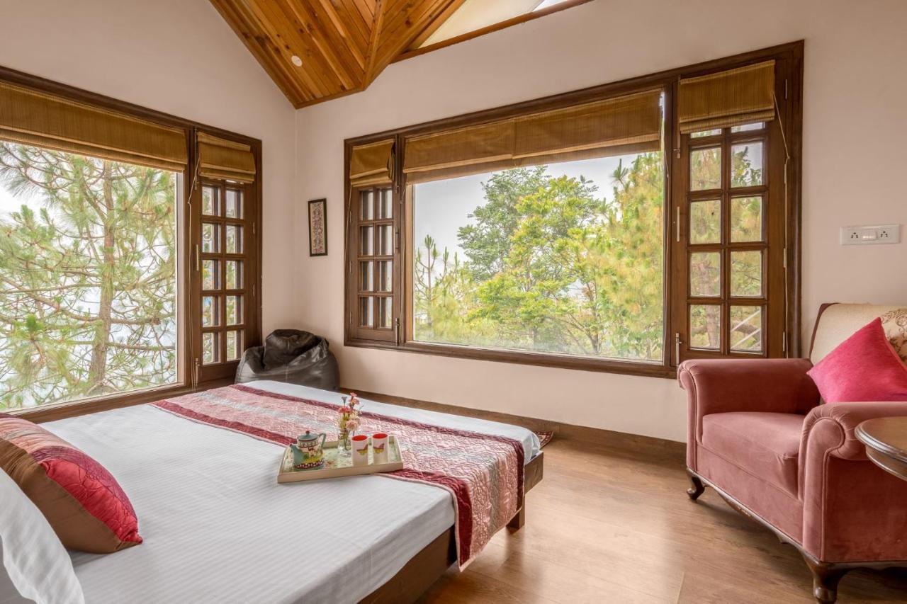 Stayvista At Bellevue With Outdoor Jacuzzi Kasauli Eksteriør bilde
