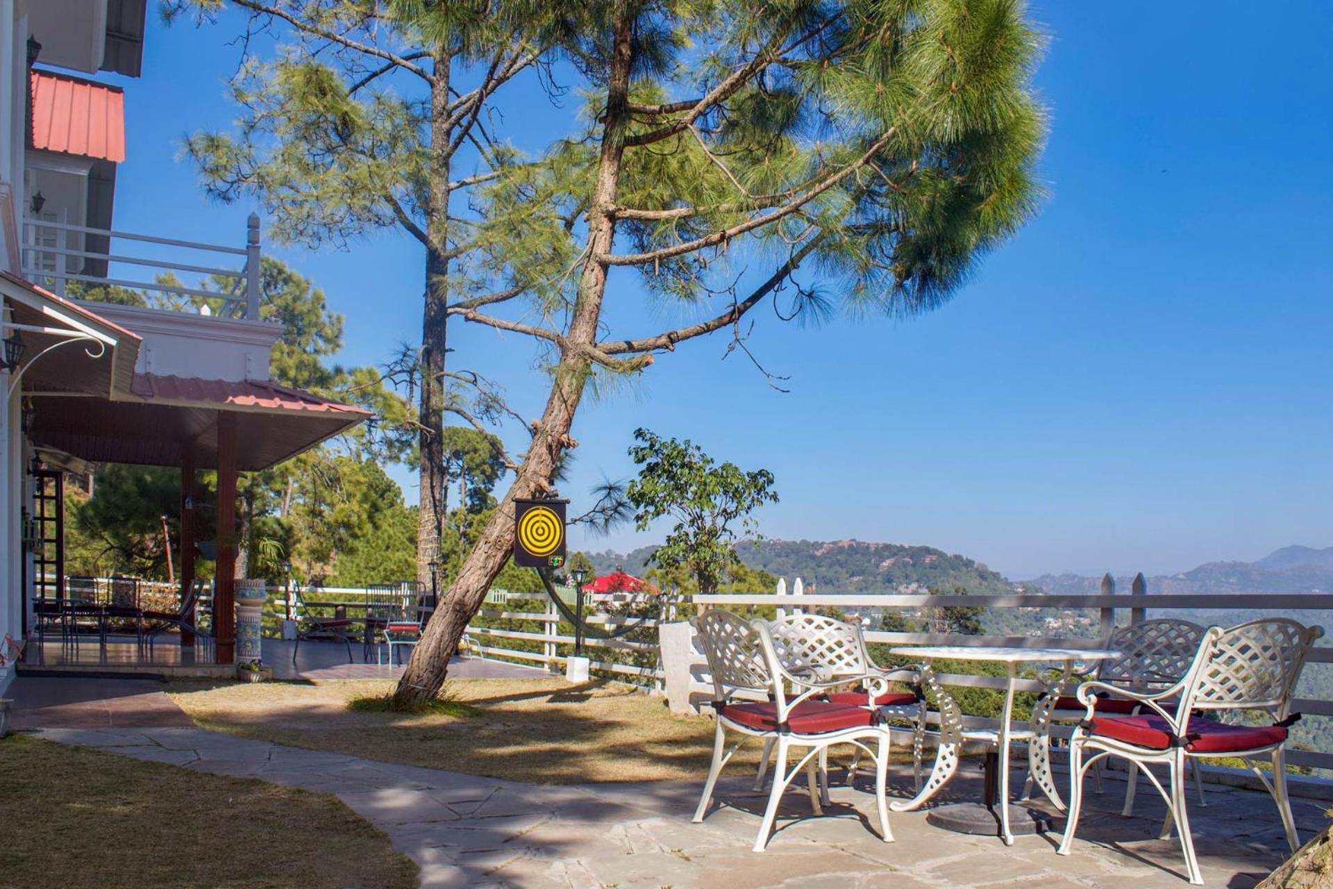 Stayvista At Bellevue With Outdoor Jacuzzi Kasauli Eksteriør bilde